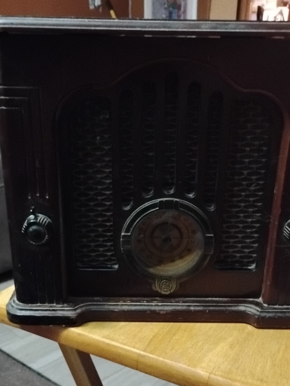 Classic Brown Retro Portable Radio -